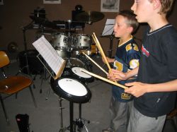 Schüler in der Schlagzeugschule